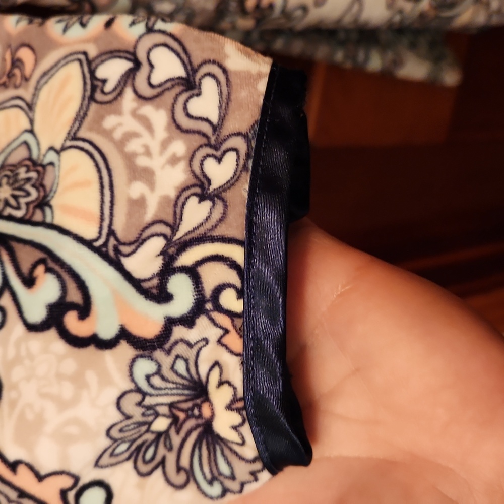 GS Full Zip  Robe - Picture 5 of 8